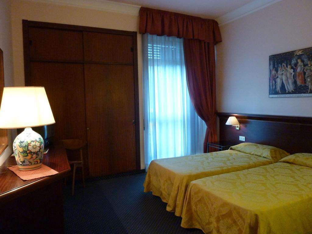 Hotel Torretta Montecatini Terme Pokoj fotografie